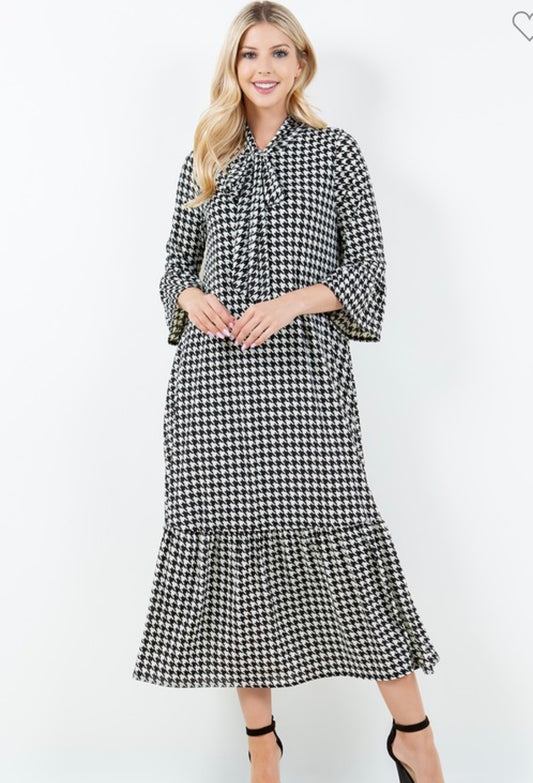 A line midi houndstooth dress 3/4 sleeve length